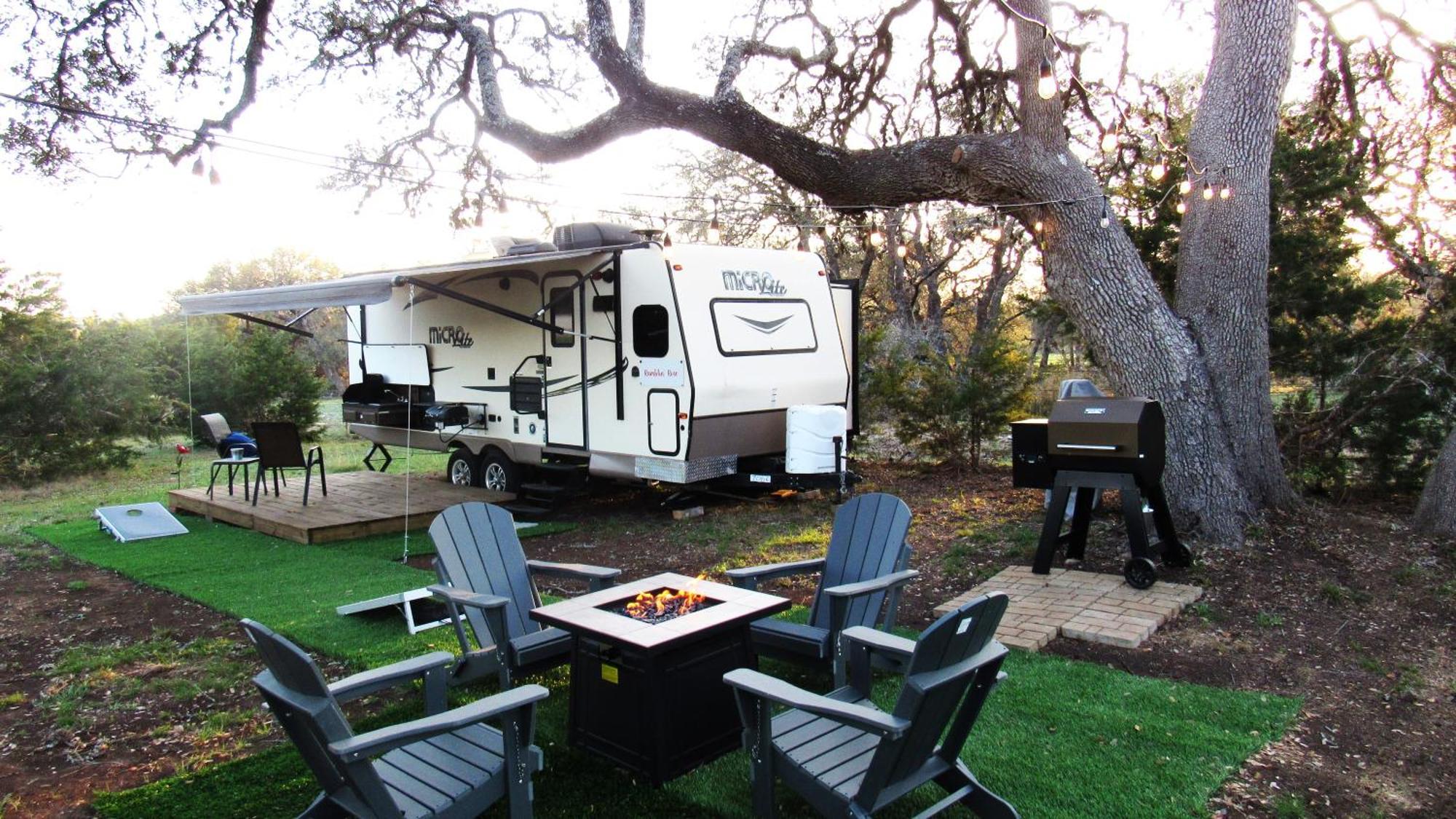 The Alexander At Creek Road Hotel Dripping Springs Exterior foto
